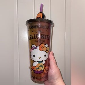 HELLO KITTY HALLOWEEN TUMBLER!🎃🤍